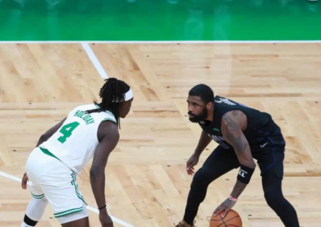 开云体育在线-防到欧文19中6+正负值第1！绿军挖来霍勒迪真香